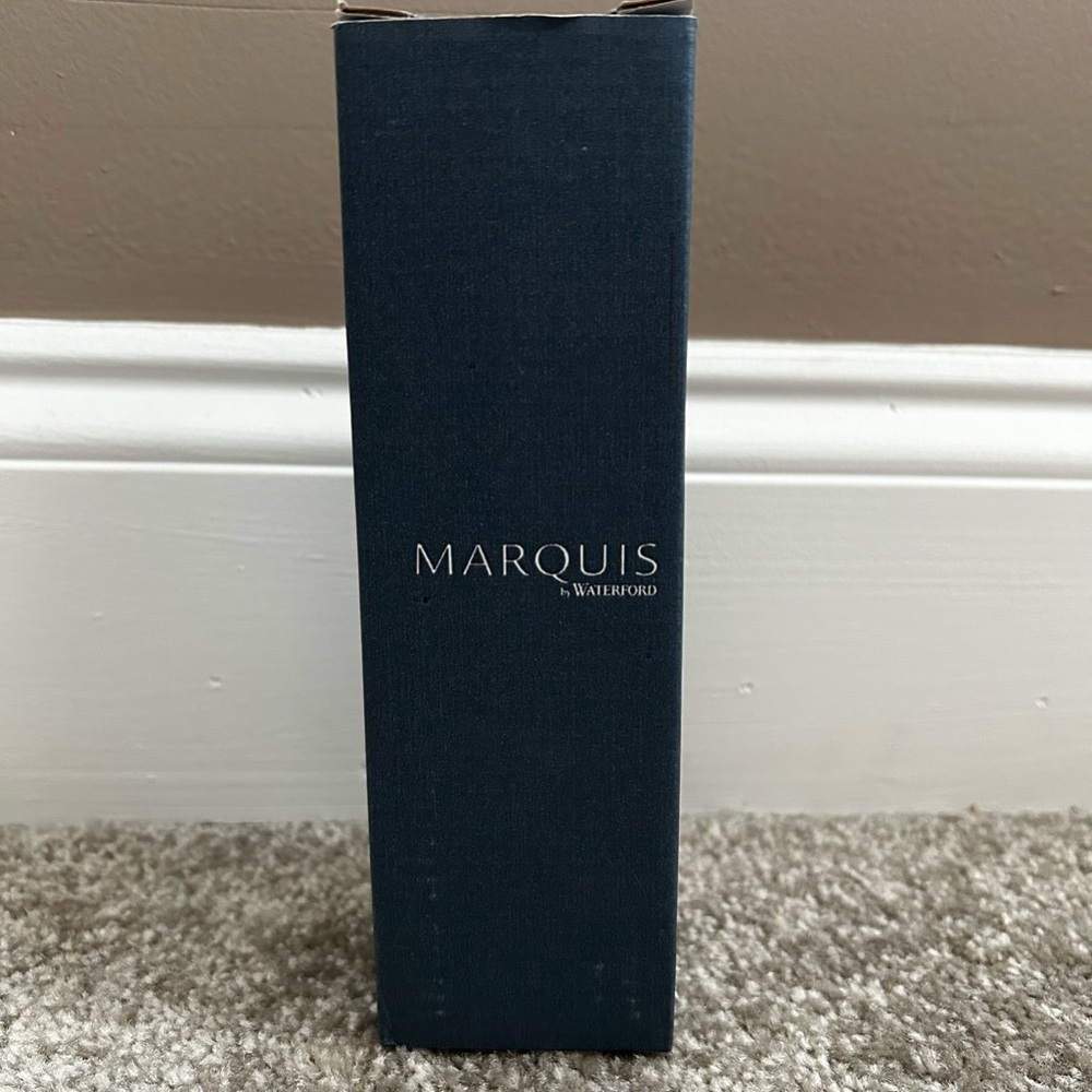NIB Marquis by Waterford Crystal Bezel 7in Bud Vase - Picture 3 of 12